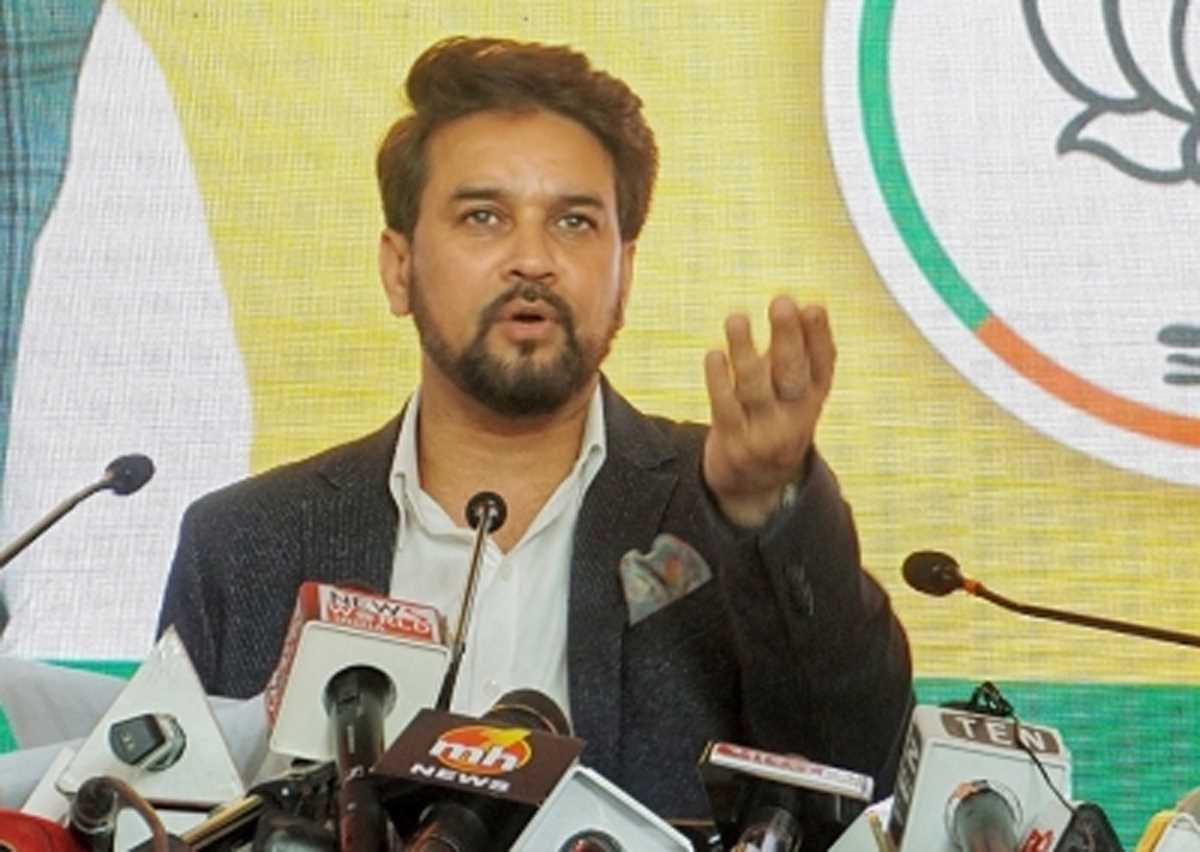 राहुल गांधी के बयान से आश्चर्य नहीं, डोकलाम के समय भी चीनी अधिकारियों के साथ चाय पीते नजर आए थे राहुल : अनुराग ठाकुर